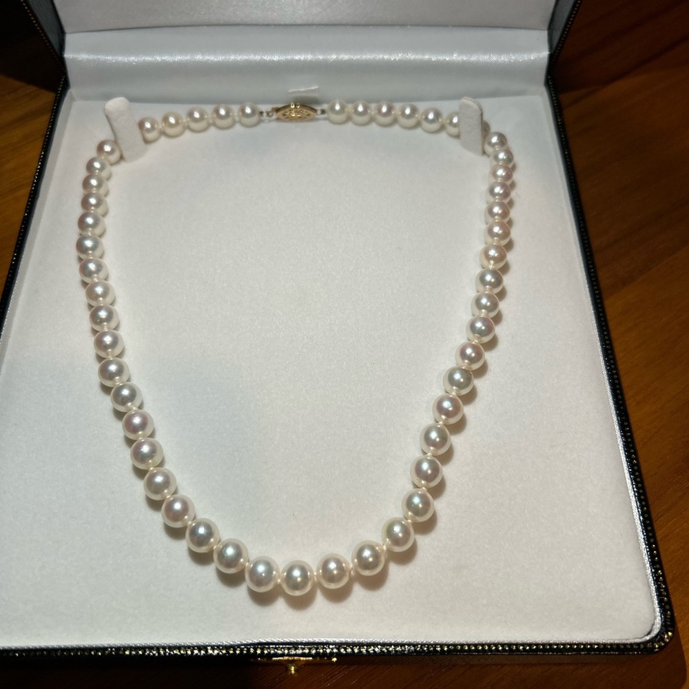 Single strand Akoya cultured Pearl Necklace, 18” with 14 karat yellow gold clasp